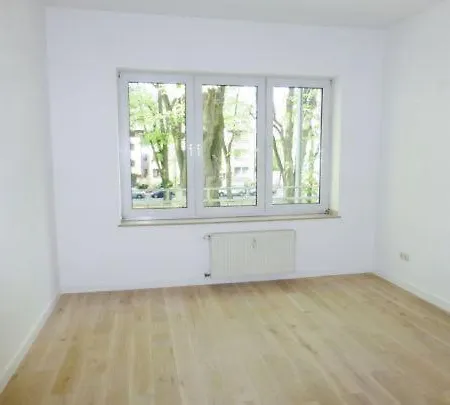 Dusseldorf, Moblierte Stadtwohnung Mit Gartenblick Apartment *